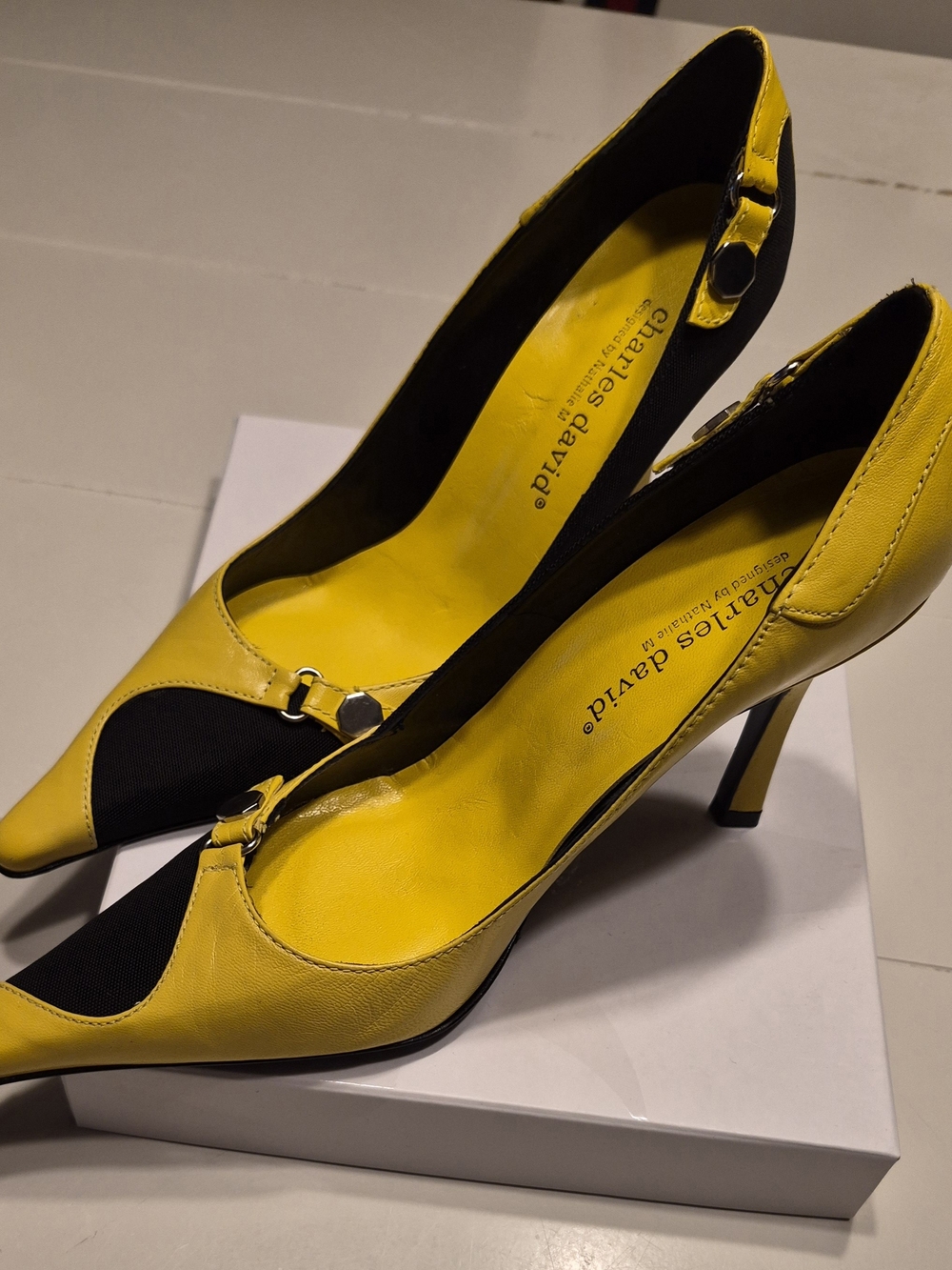 Size 7B Charles David Yellow and Black Pointed Toe Stiletto Pumps